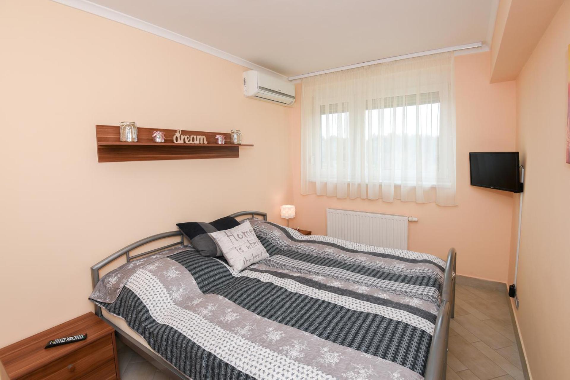 Apartment Rozsa Voelgy