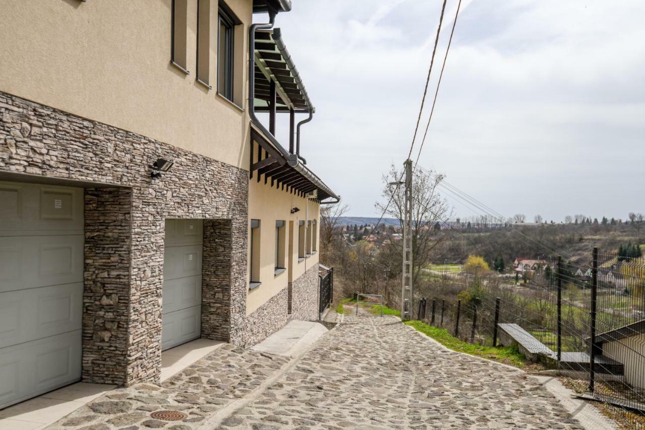 Rozsa Voelgy Apartment *