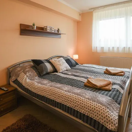Rozsa Voelgy Apartman Еґер Екстер'єр фото